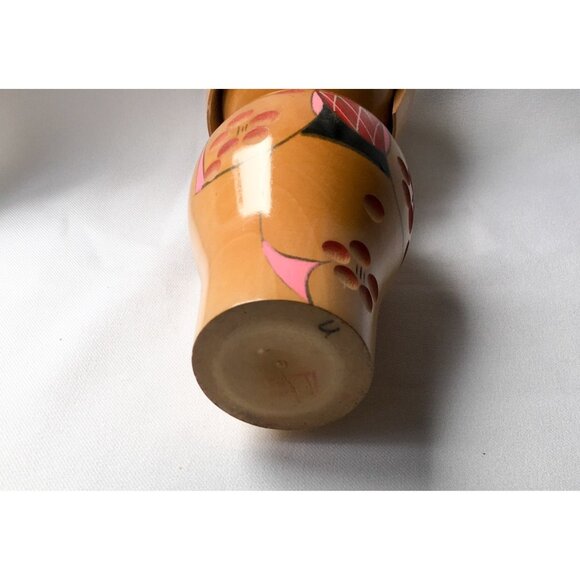 Japanese Kokeshi Doll With Hair Bow Kimono Pink Carved Dots 10.5 “ - Picture 6 of 8